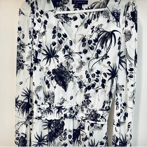 Black and white print long sleeved peplum top from Macy’s, size M. Never worn!